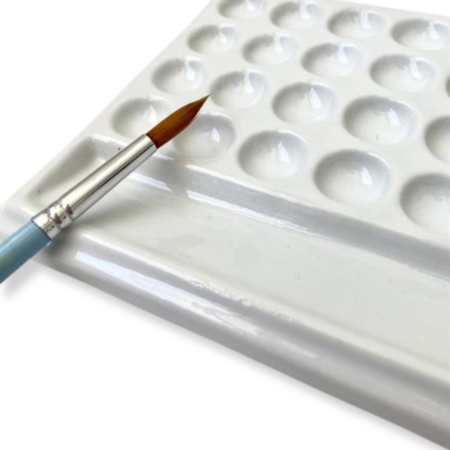 AS GLAZED PORCELAIN 28 WELL PALETTE